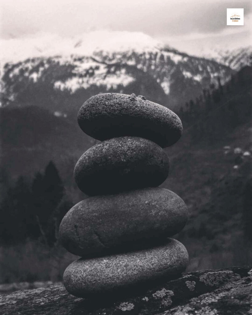 How I Completed the Kheerganga Trek After Getting Lost - Stone stacking on the way to Kheerganga trek