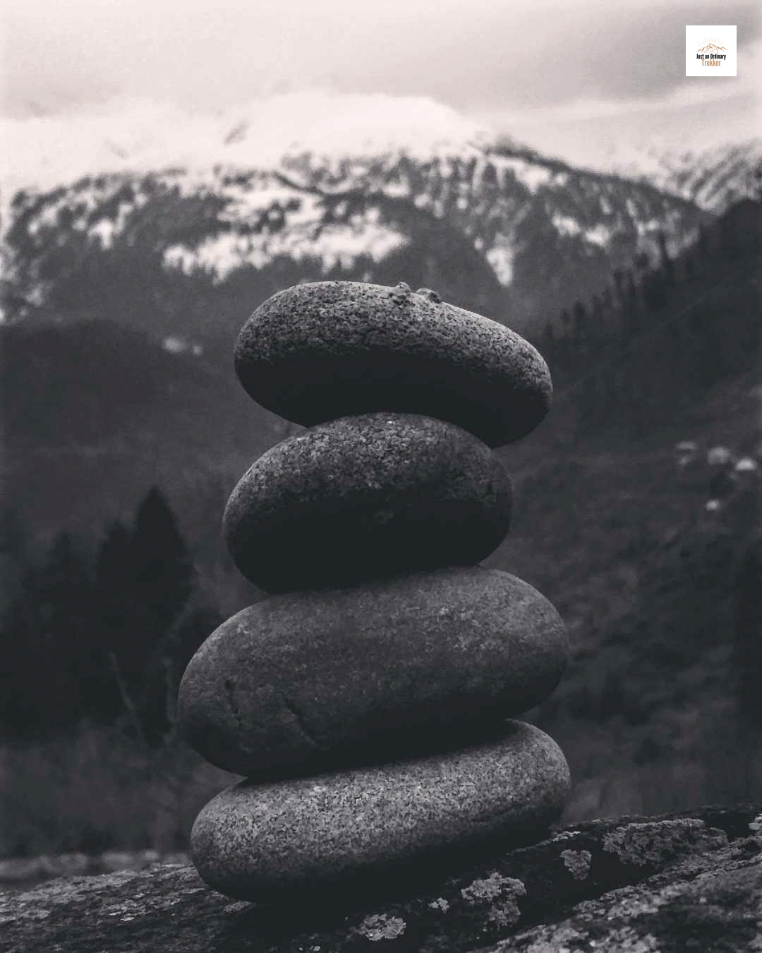 How I Completed the Kheerganga Trek After Getting Lost - Stone stacking on the way to Kheerganga trek