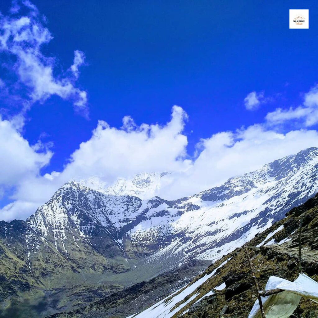 Roopkund Trek Guide - The view of snow-clad mountains from Kalu Vinayak temple!