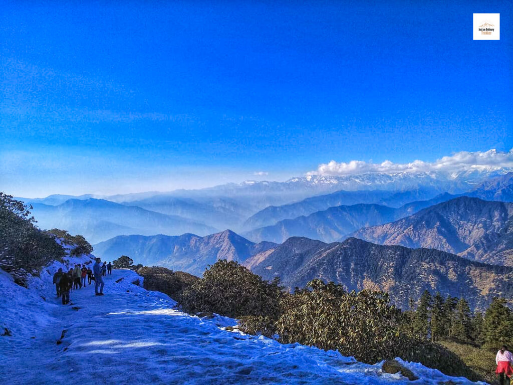The Tungnath-Chandrashila trek truly defines "When the trail is as beautiful as the views surrounding it!" 🏔️