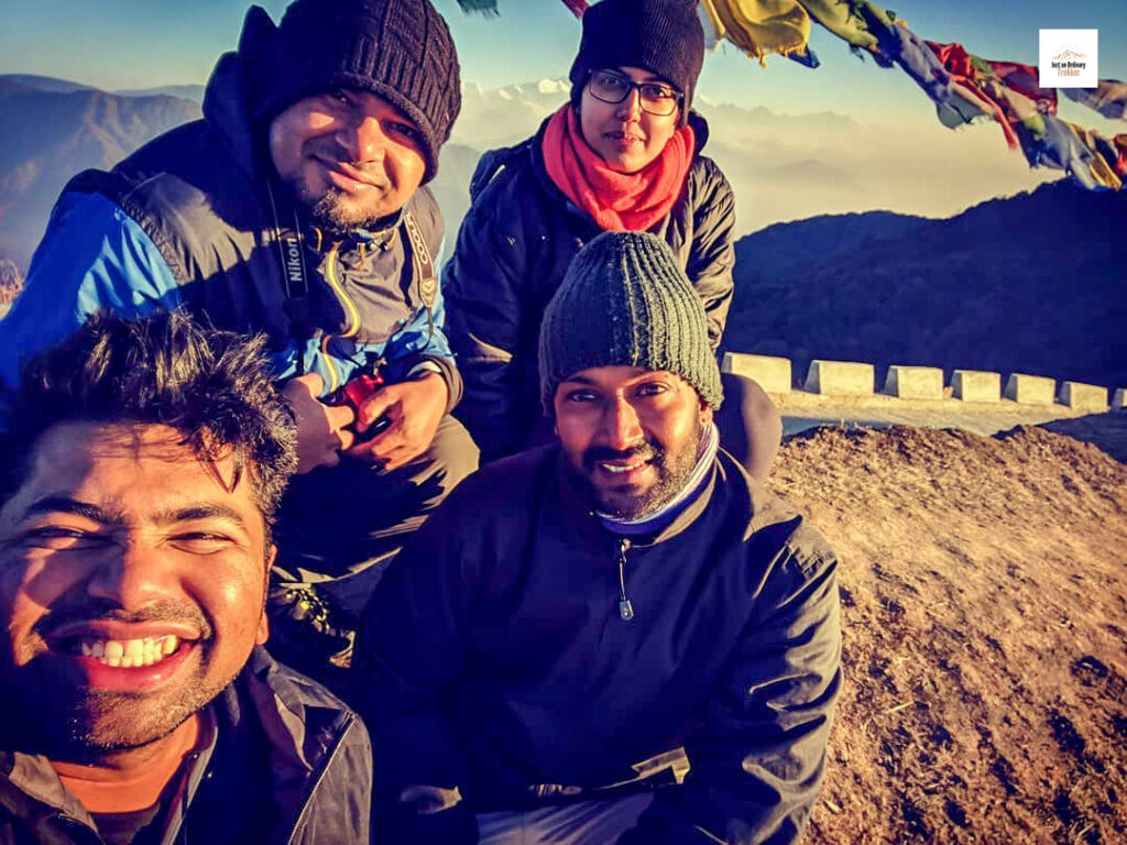 Sandakphu Trek batch enjoying sunrise in Tumling!