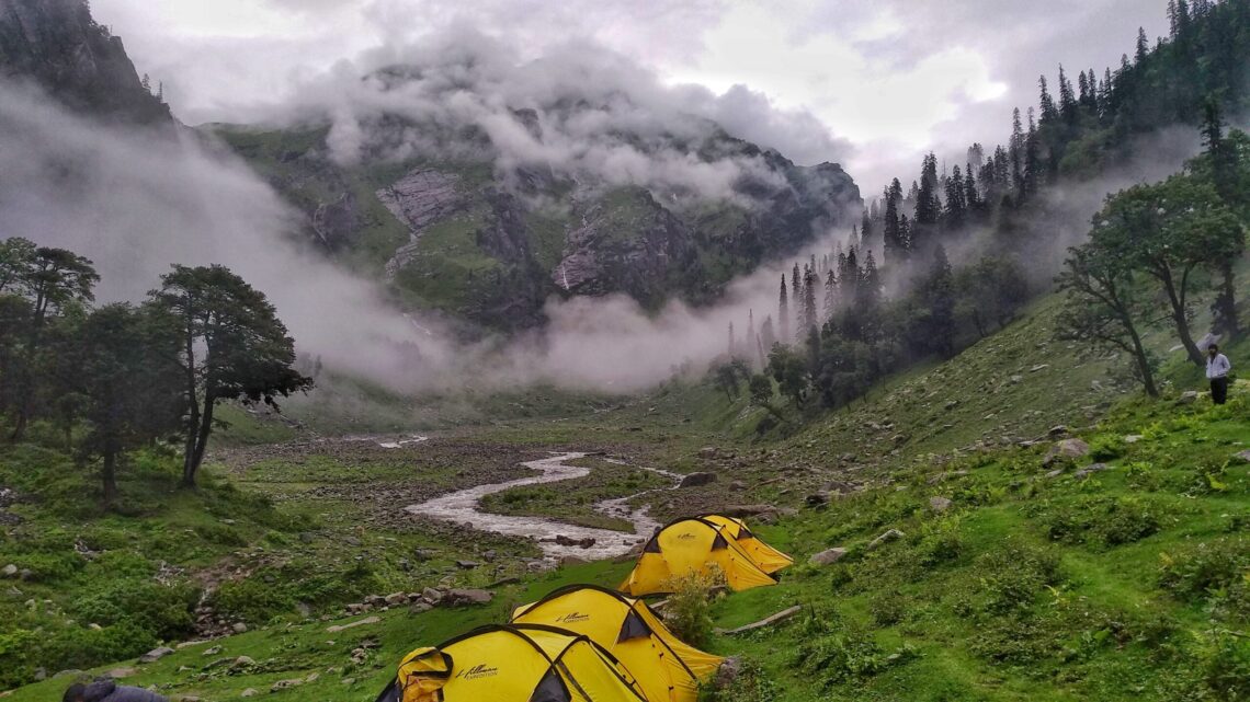 First official camp stop: Jobra. 📍 If you had to define paradise, wouldn't it look something like this? 👇💚